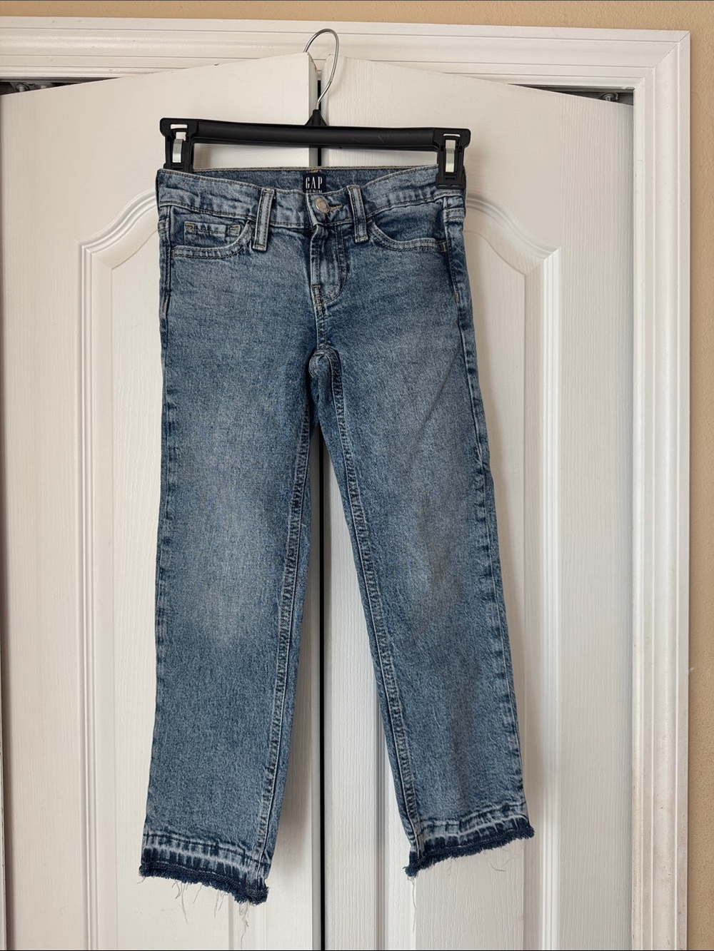 GAP Light Blue Cropped Frayed-Hem Jeans